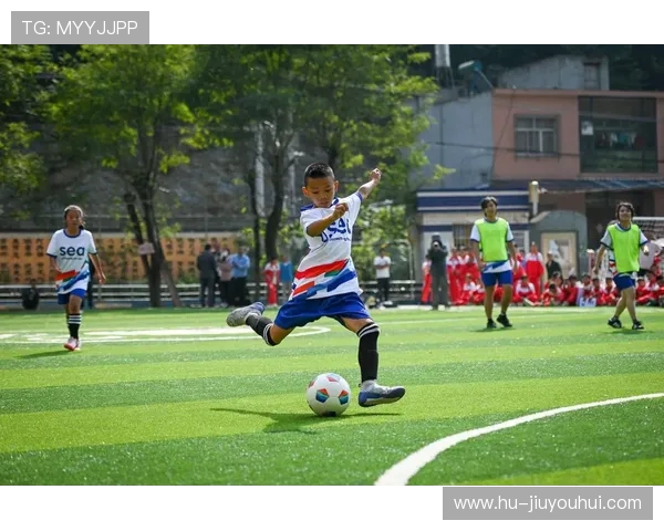 信我所行无问西东足球：追求梦想与坚守信念的绿茵之路